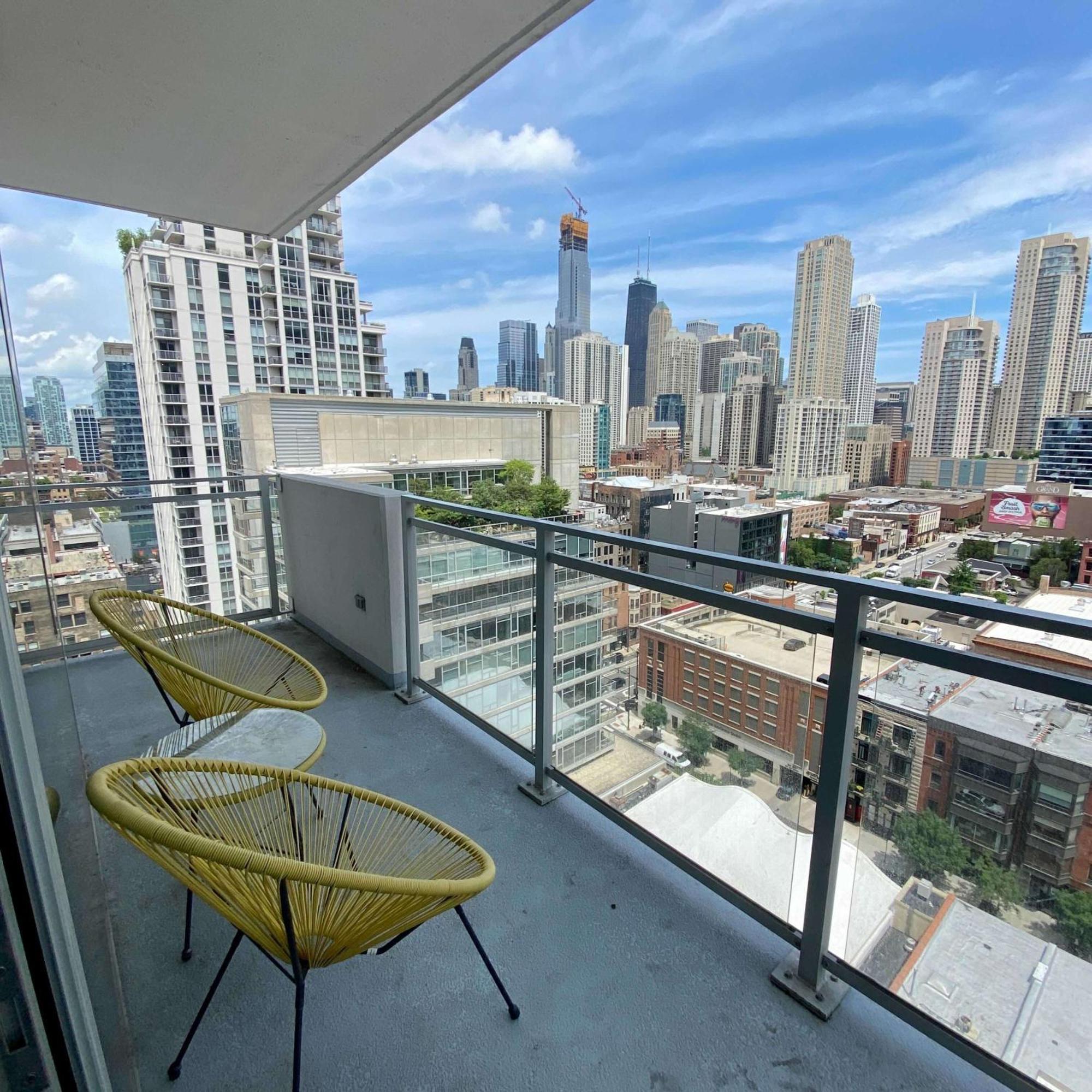 2Br Elegant Premium Suite With Balcony & Sweeping City Views Chicago Luaran gambar